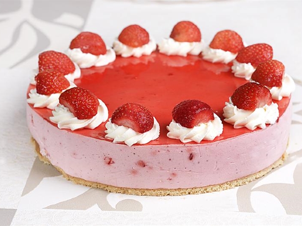 aardbeienbavaroisetaart 12 pers